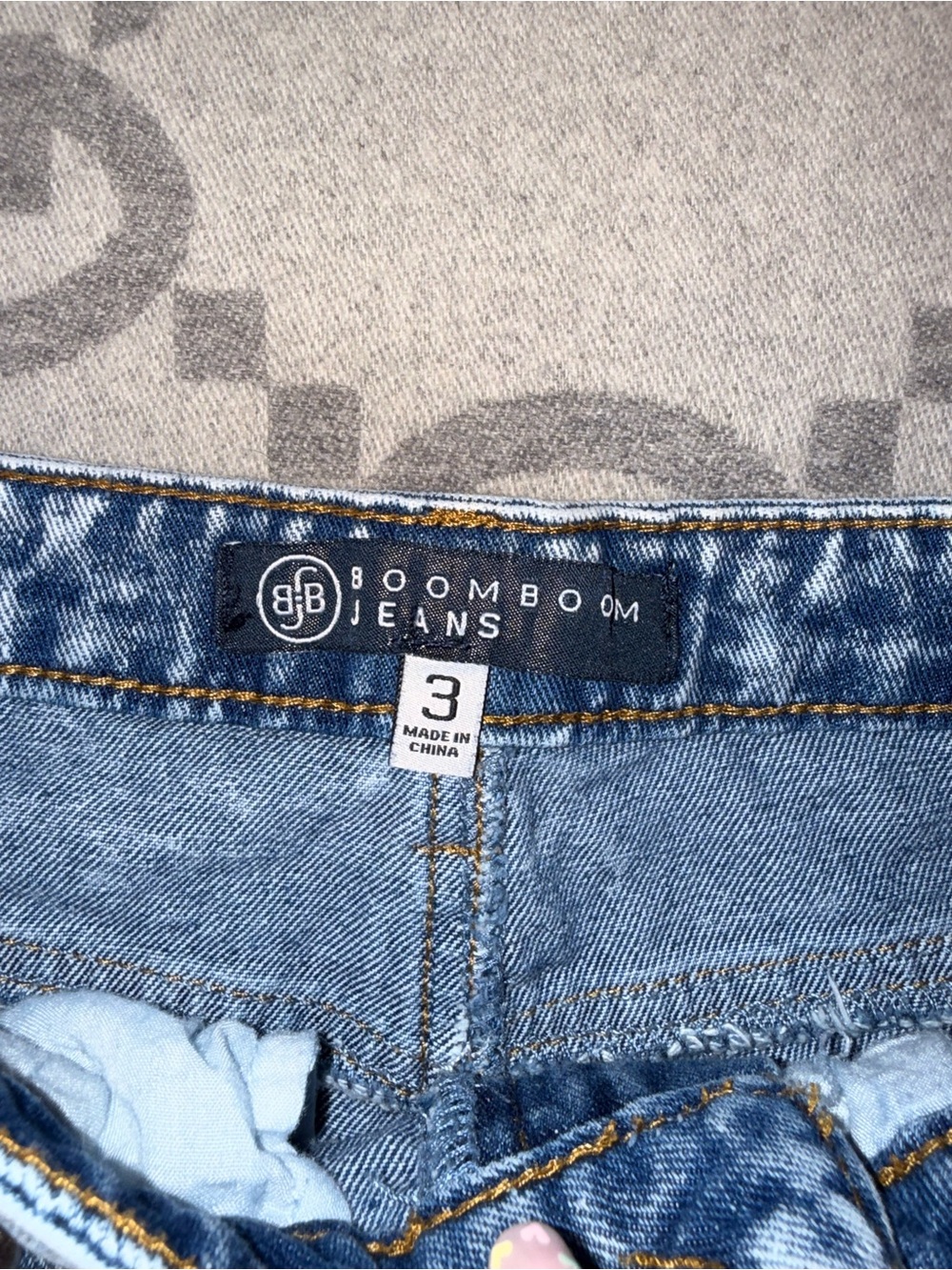 Metal Stud Embellished Distressed Denim Shorts - Picture 3 of 10